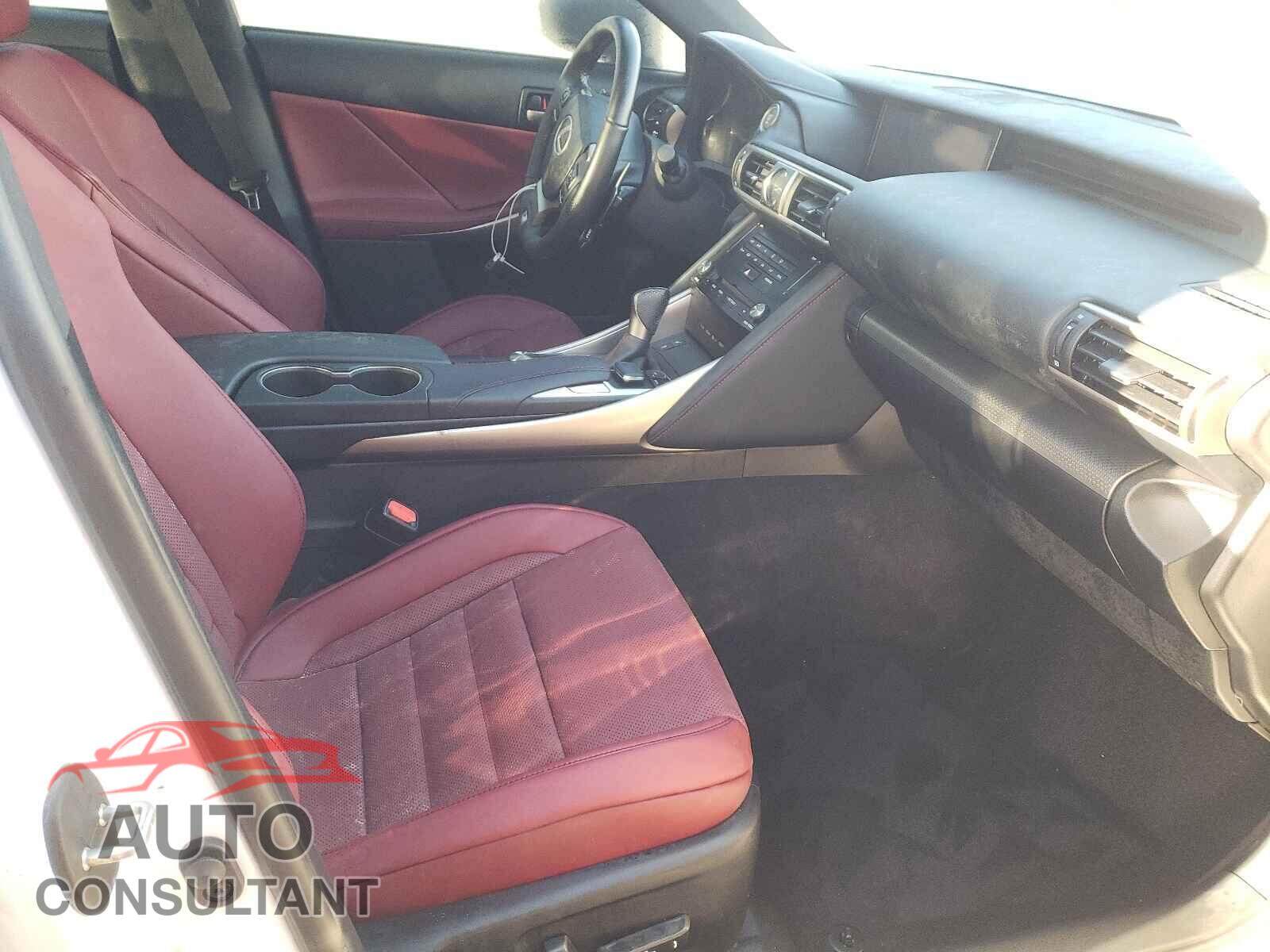 LEXUS IS 2017 - JTHBA1D23H5051108