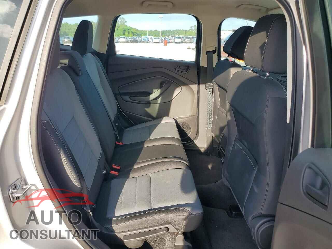 FORD ESCAPE 2017 - 1FMCU0F75HUB66343