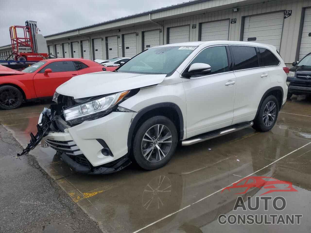 TOYOTA HIGHLANDER 2018 - 5TDZARFH4JS041381