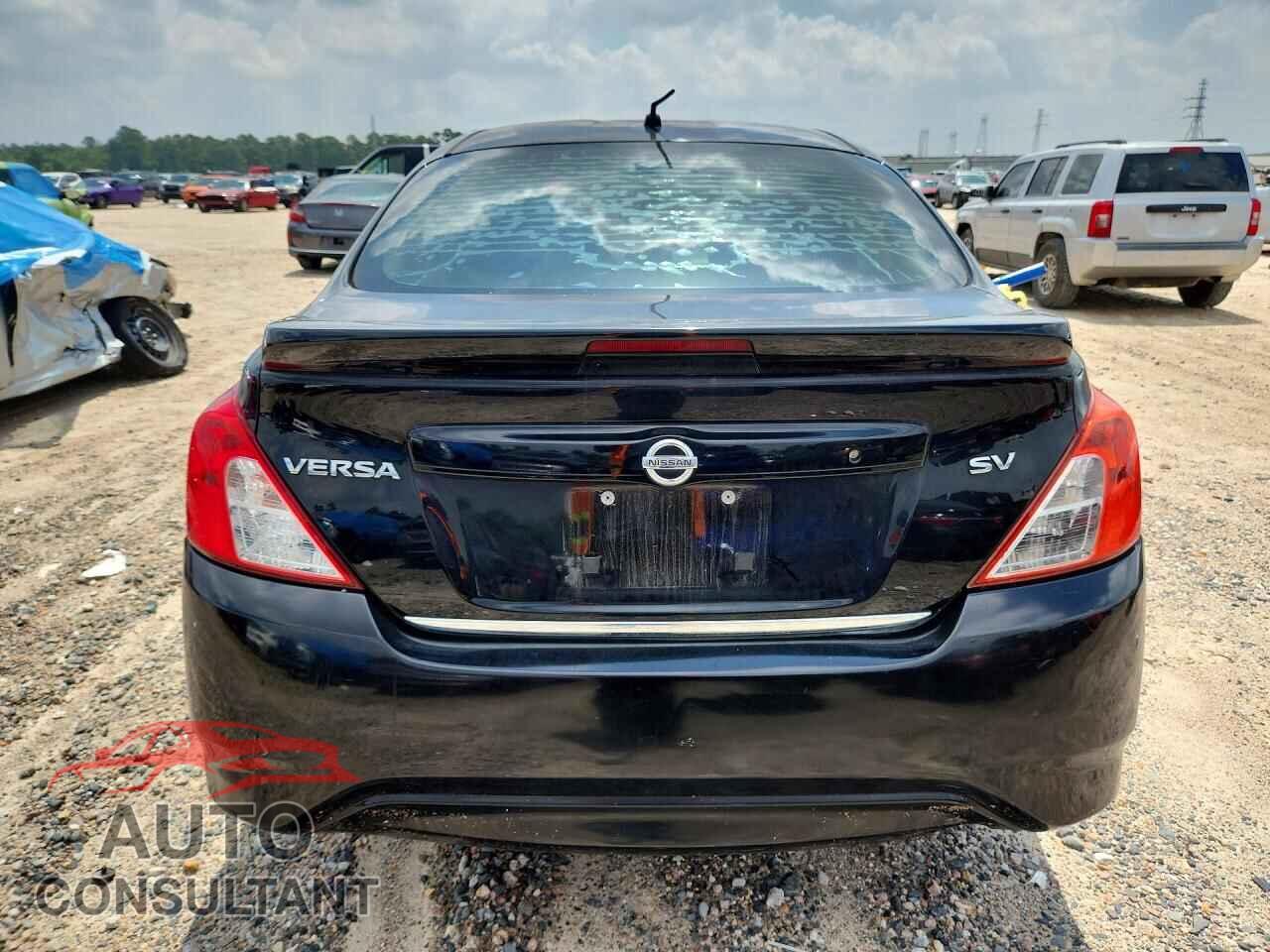 NISSAN VERSA 2017 - 3N1CN7AP3HL832047