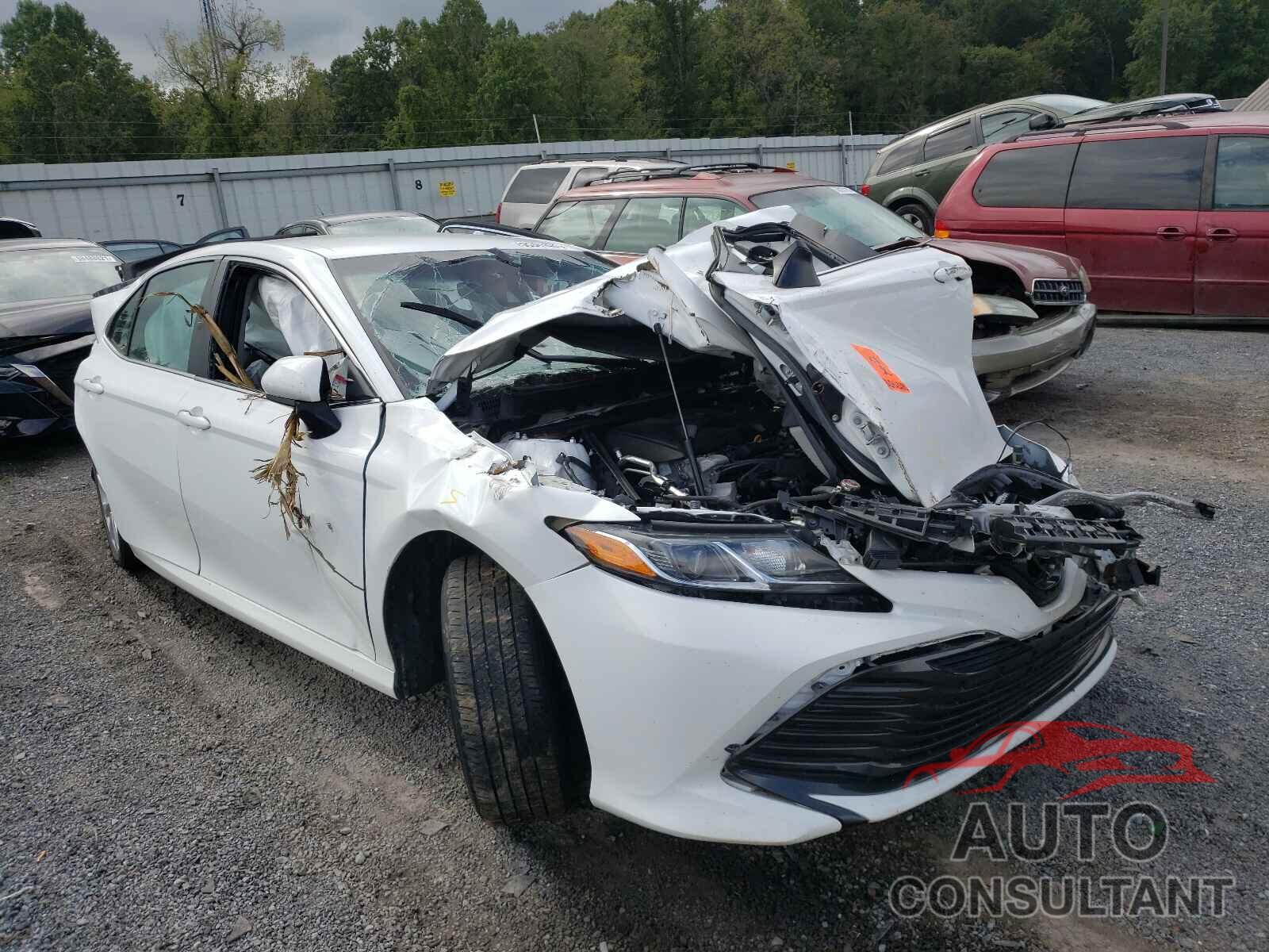 TOYOTA CAMRY 2018 - 4T1B11HK9JU523511
