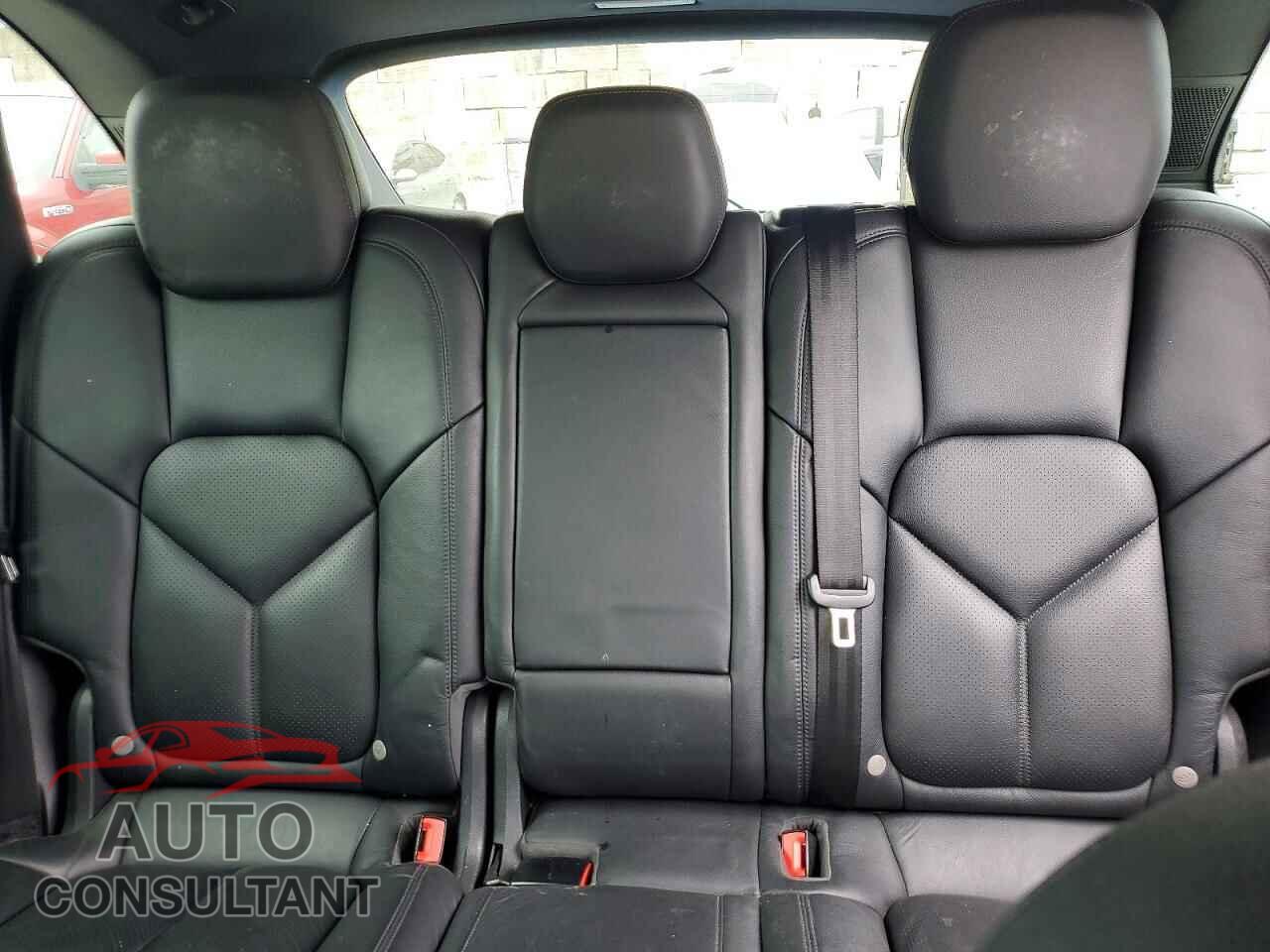 PORSCHE CAYENNE 2016 - WP1AA2A2XGLA09096
