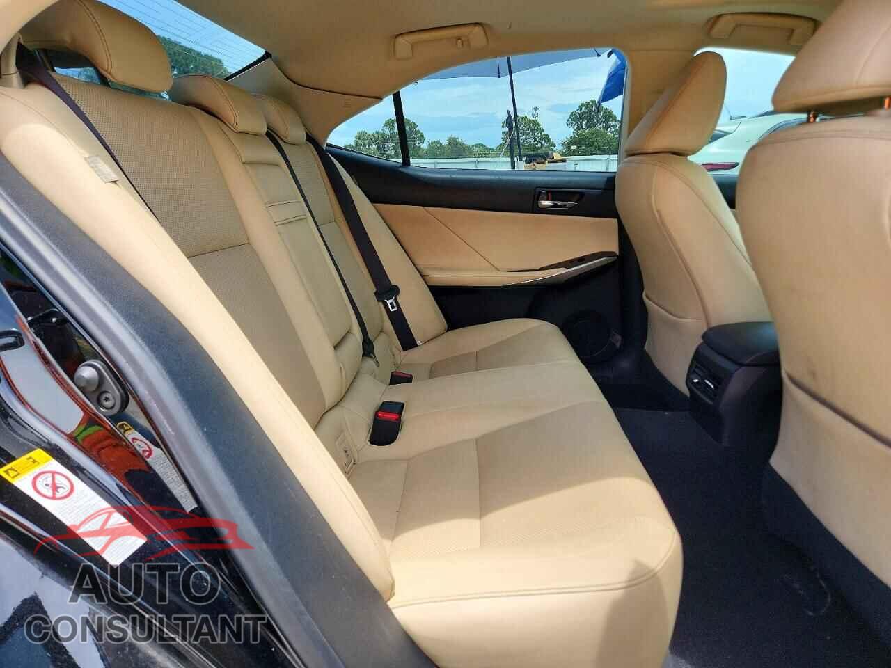 LEXUS IS 2016 - JTHBA1D21G5017585