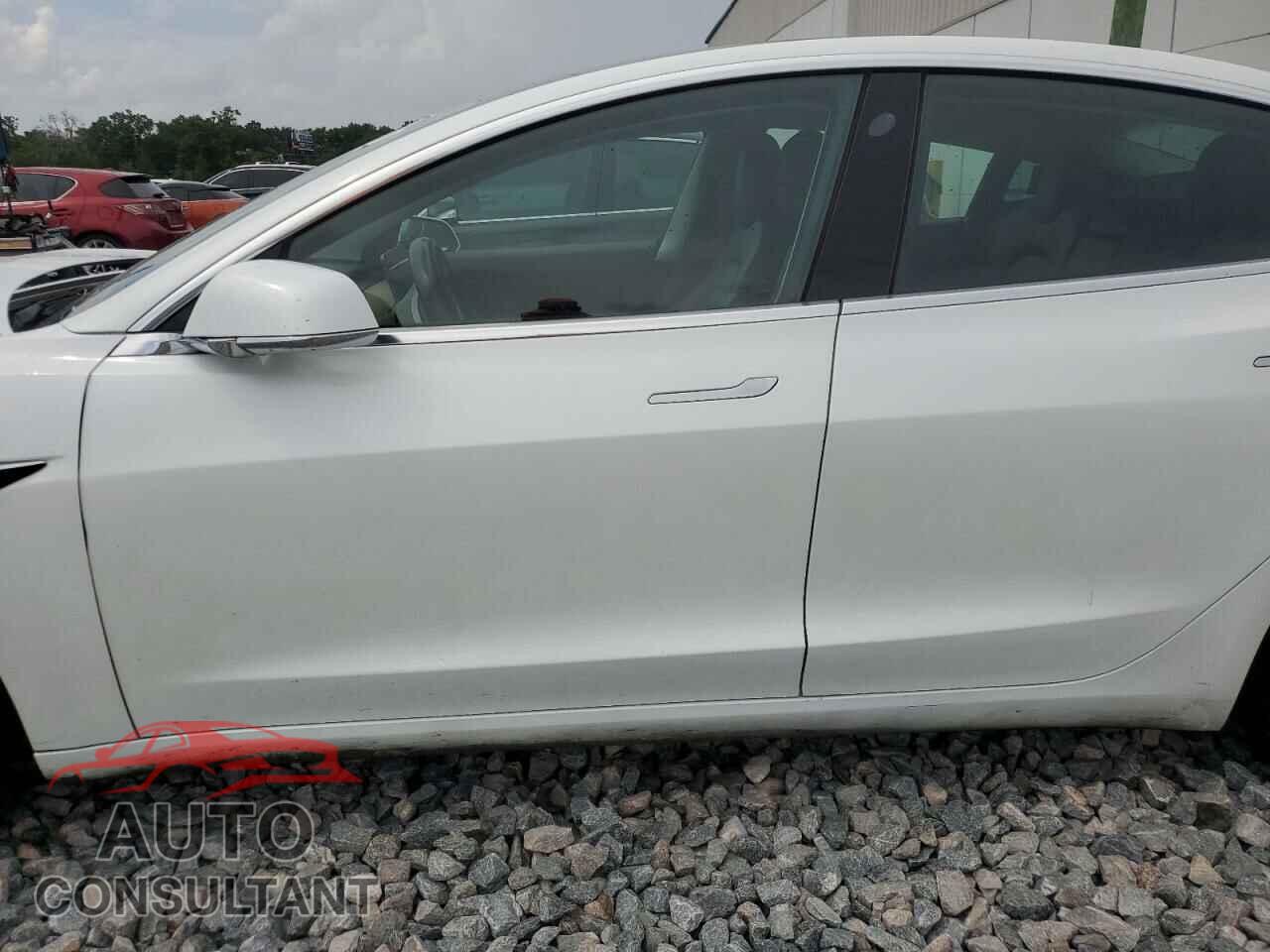 TESLA MODEL 3 2019 - 5YJ3E1EB6KF453493