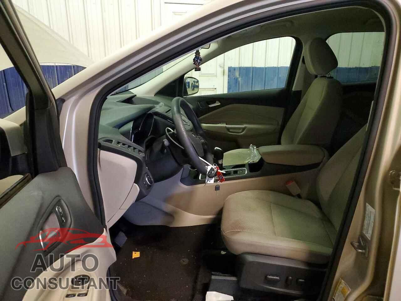 FORD ESCAPE 2017 - 1FMCU0GD6HUD05559
