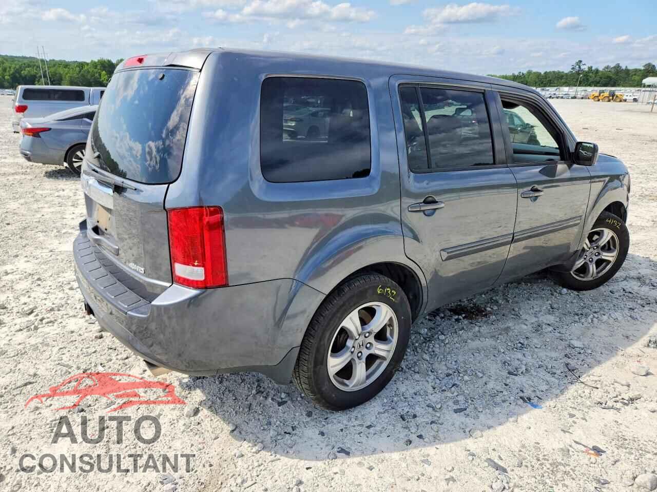 HONDA PILOT 2013 - 5FNYF4H45DB015326