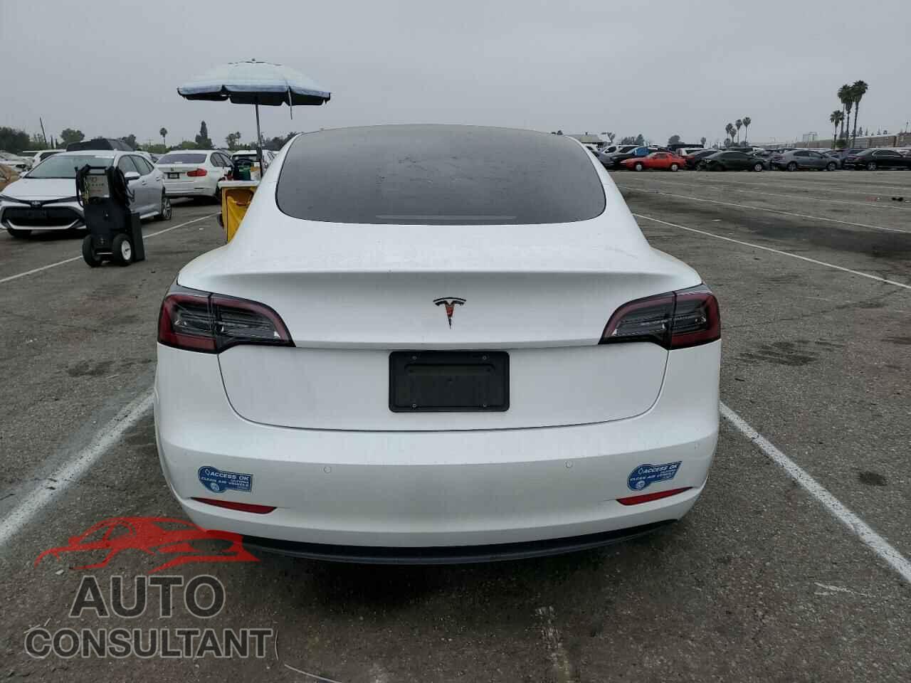 TESLA MODEL 3 2021 - 5YJ3E1EA4MF027084