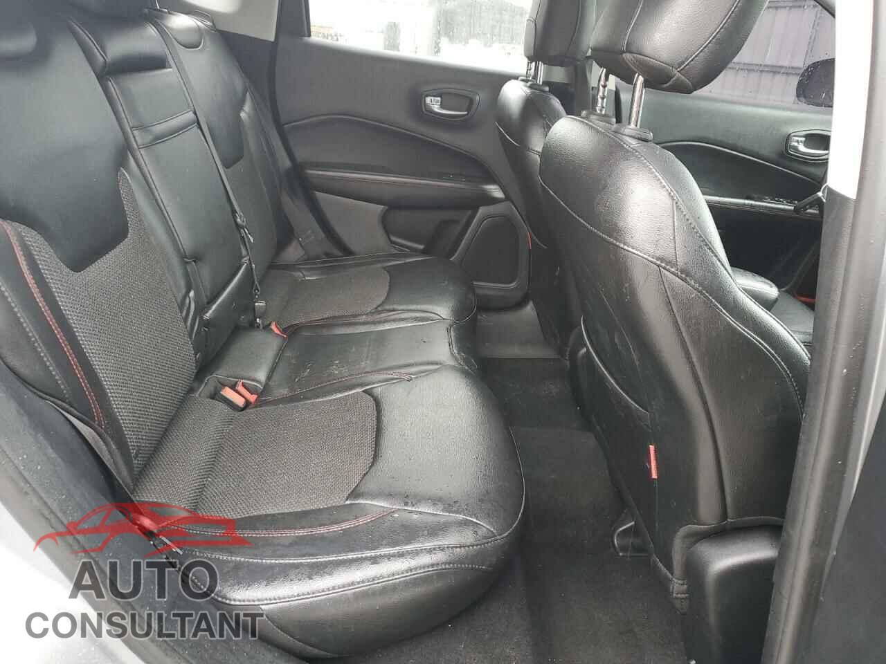 JEEP COMPASS 2018 - 3C4NJDDB4JT451409