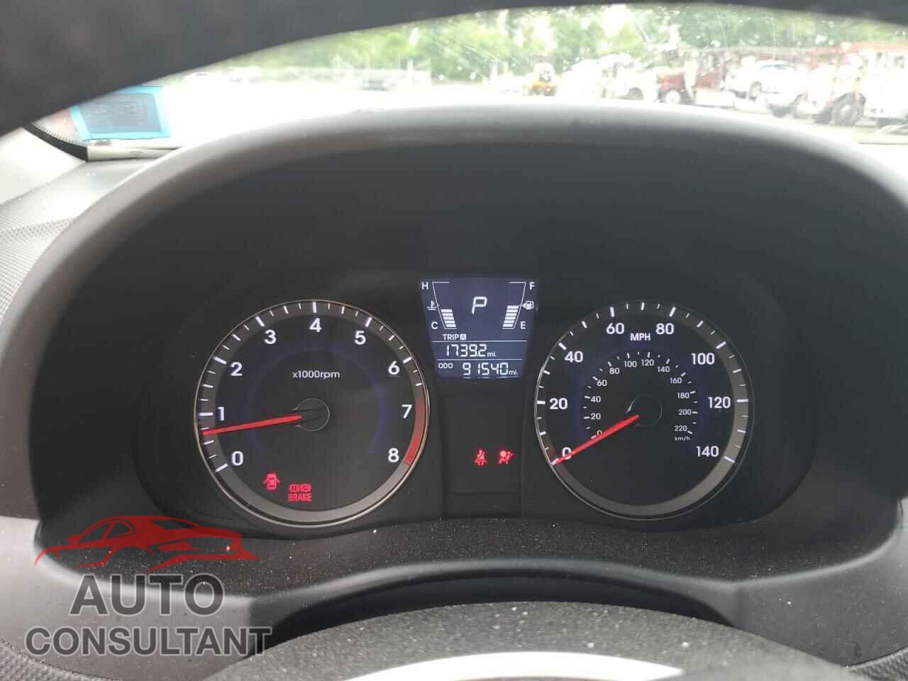 HYUNDAI ACCENT 2013 - KMHCU5AE3DU102900