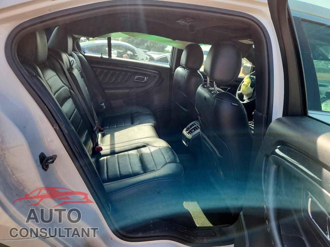 FORD TAURUS 2015 - 1FAHP2KT8FG105408