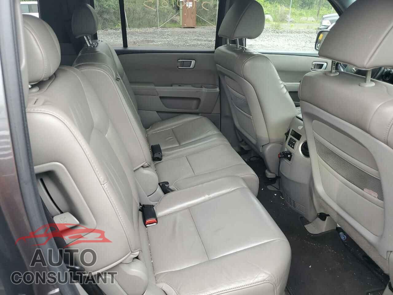 HONDA PILOT 2011 - 5FNYF4H52BB069897