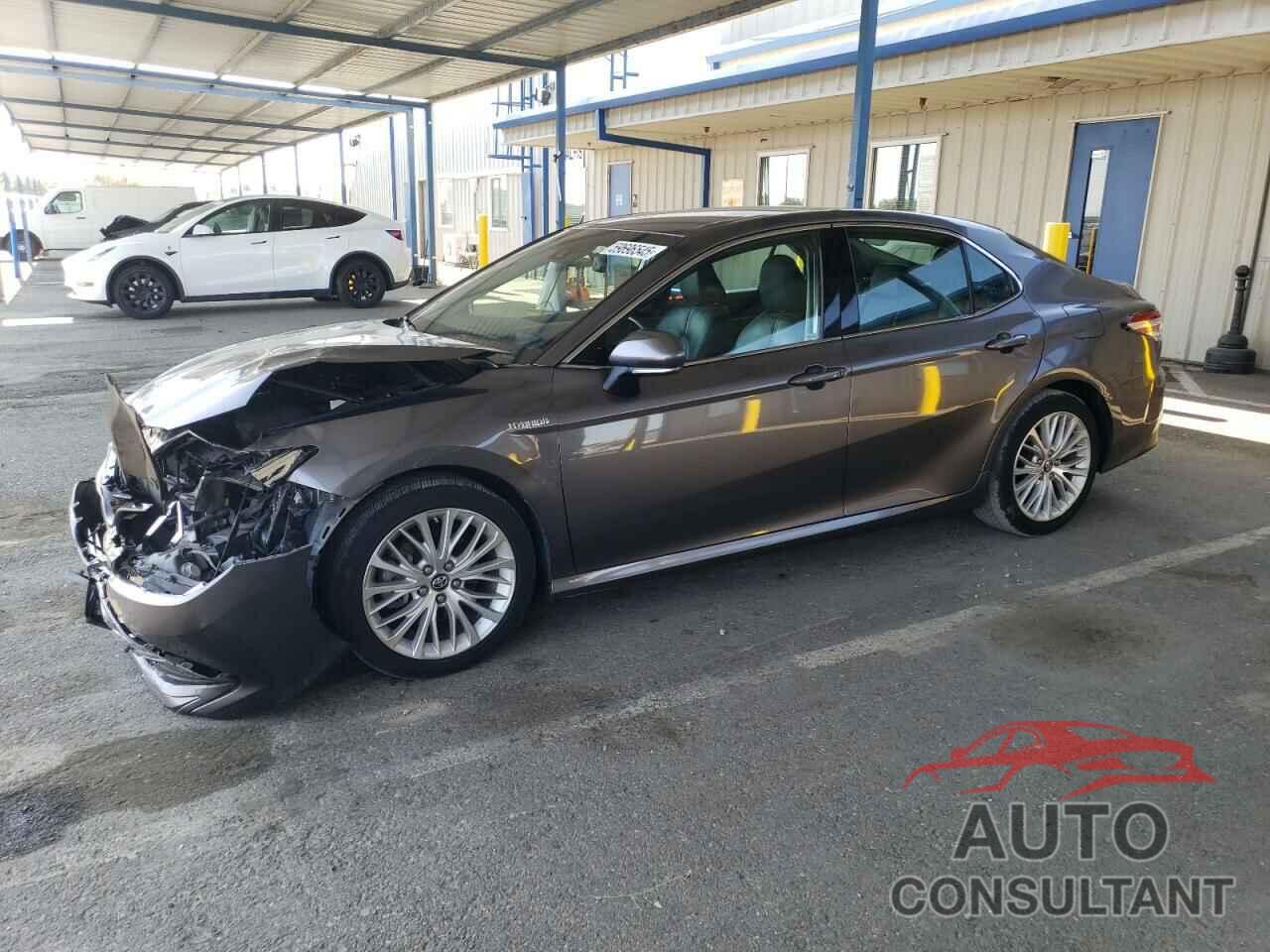TOYOTA CAMRY 2018 - 4T1B21HK3JU506457