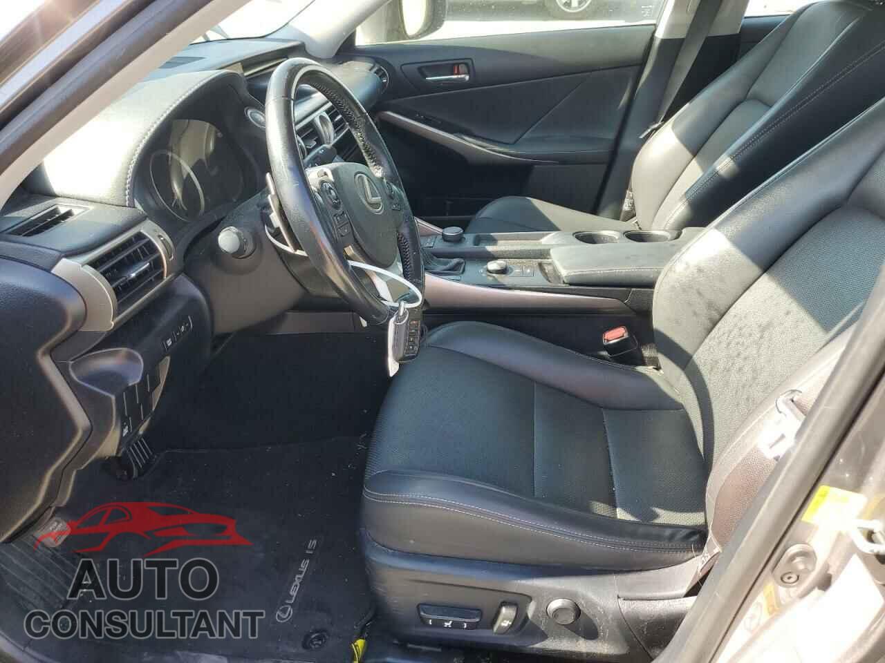 LEXUS IS 2015 - JTHBE1D20F5022313