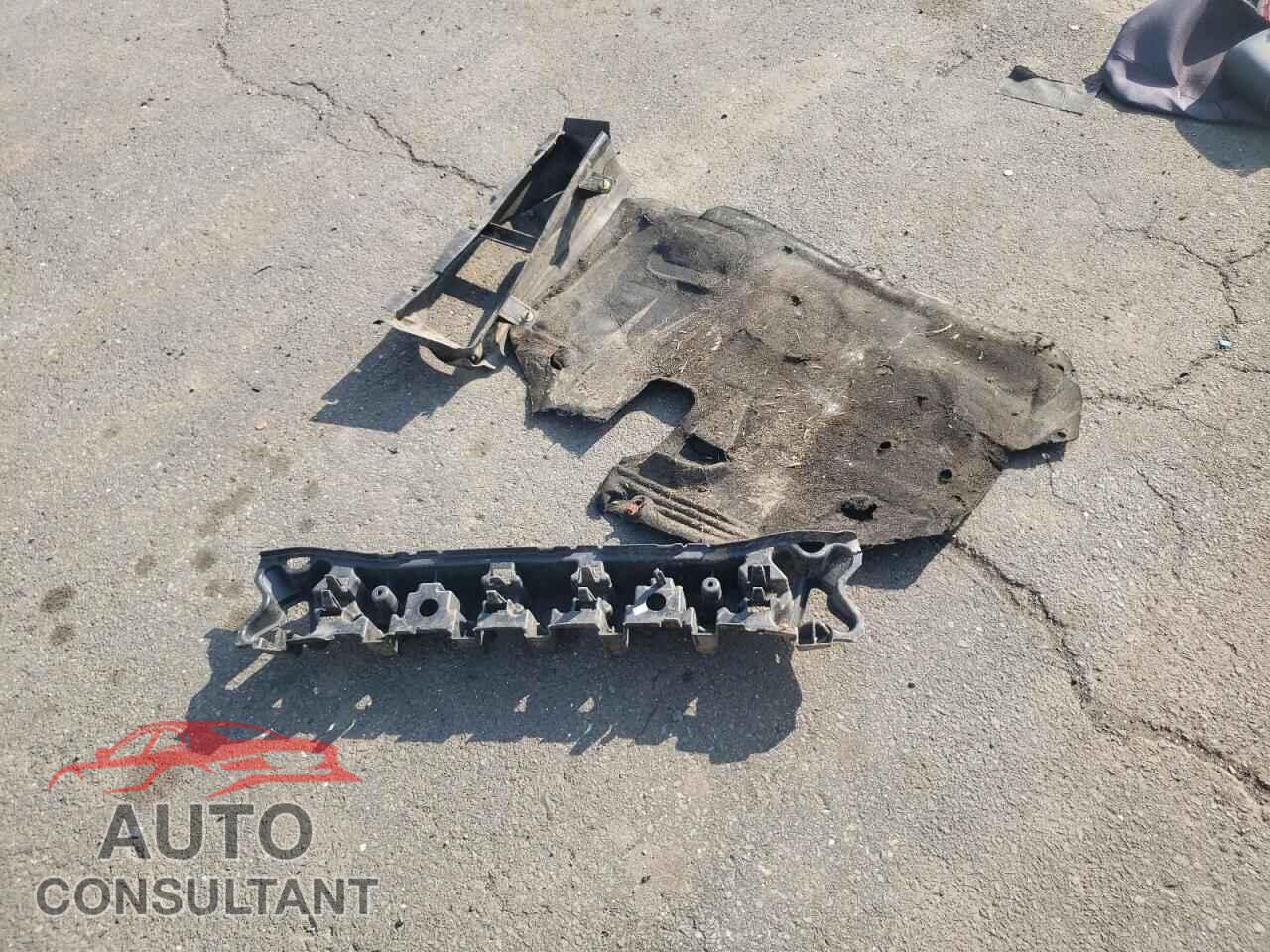 FORD FOCUS 2013 - 1FADP3K2XDL135347