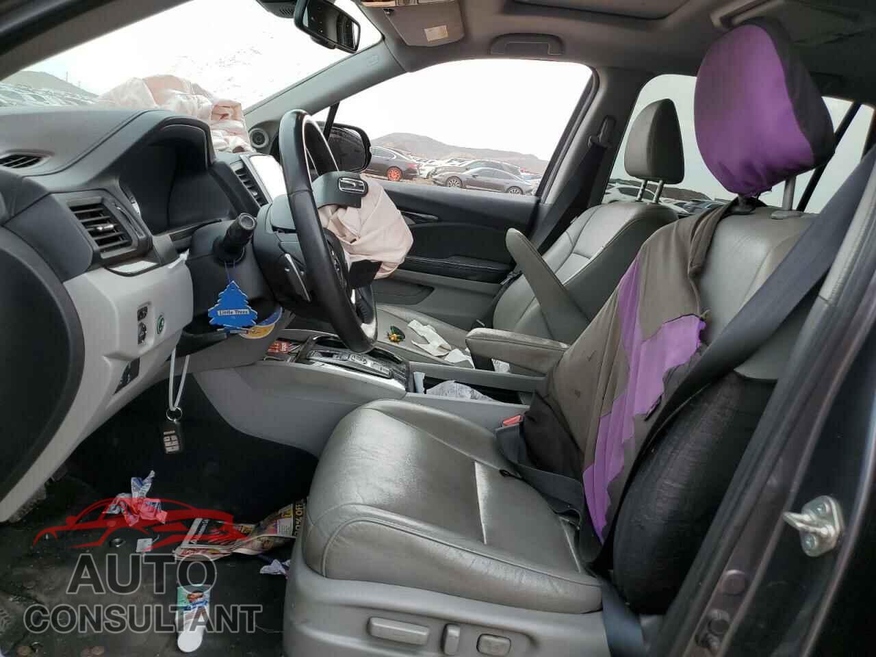 HONDA PILOT 2017 - 5FNYF5H99HB023940