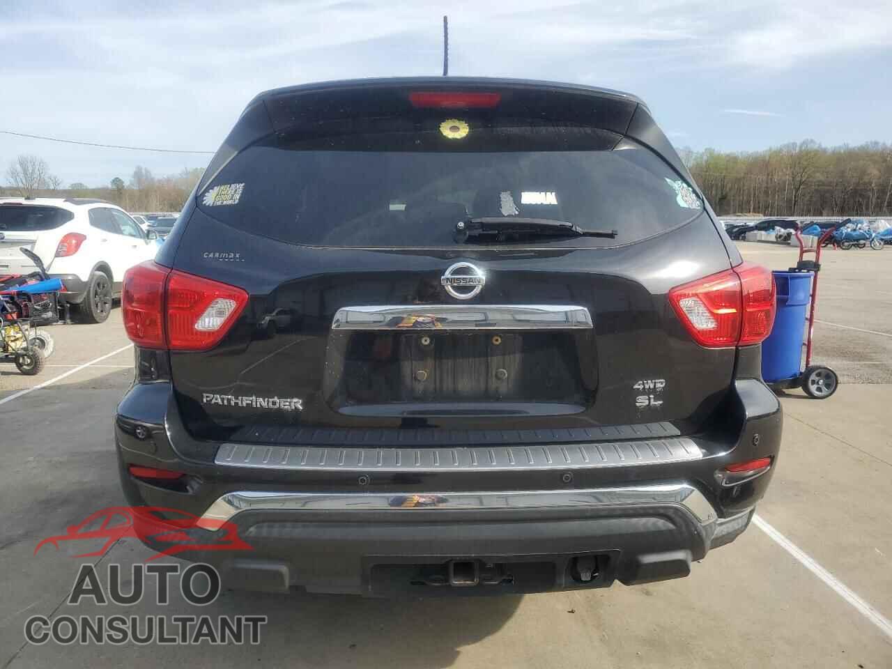 NISSAN PATHFINDER 2017 - 5N1DR2MM6HC655401