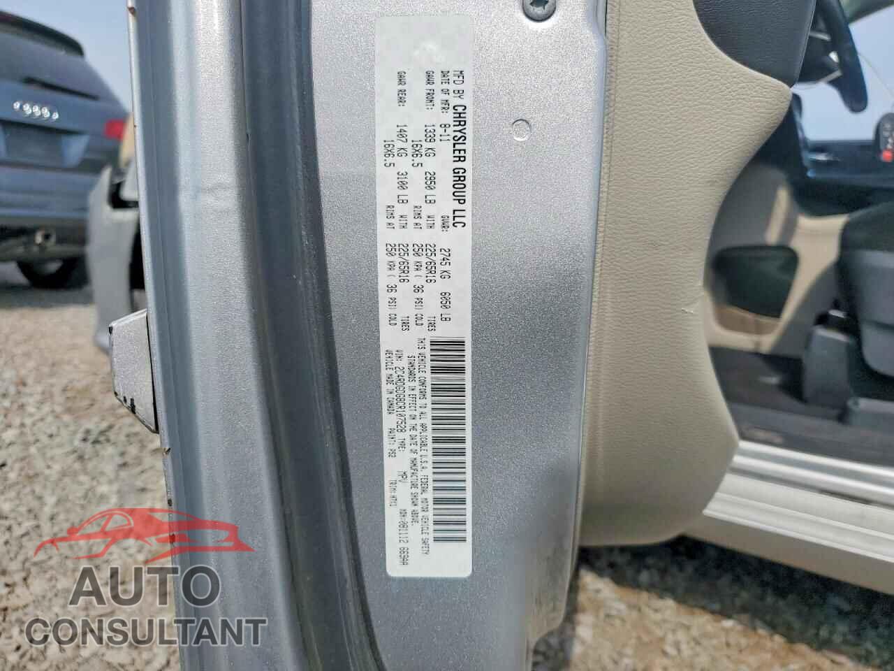 DODGE CARAVAN 2012 - 2C4RDGDG8CR107528