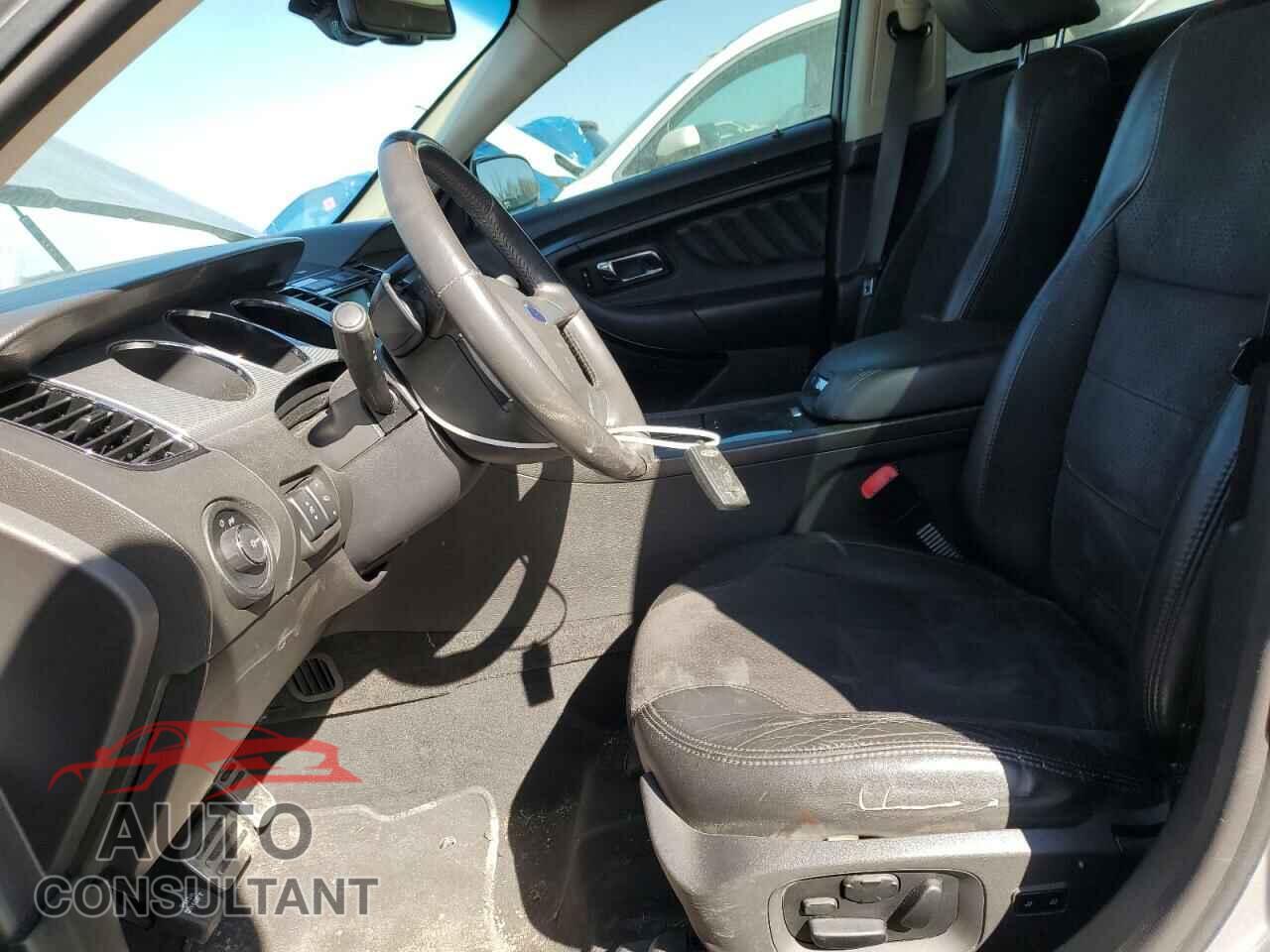 FORD TAURUS 2010 - 1FAHP2KT8AG114375