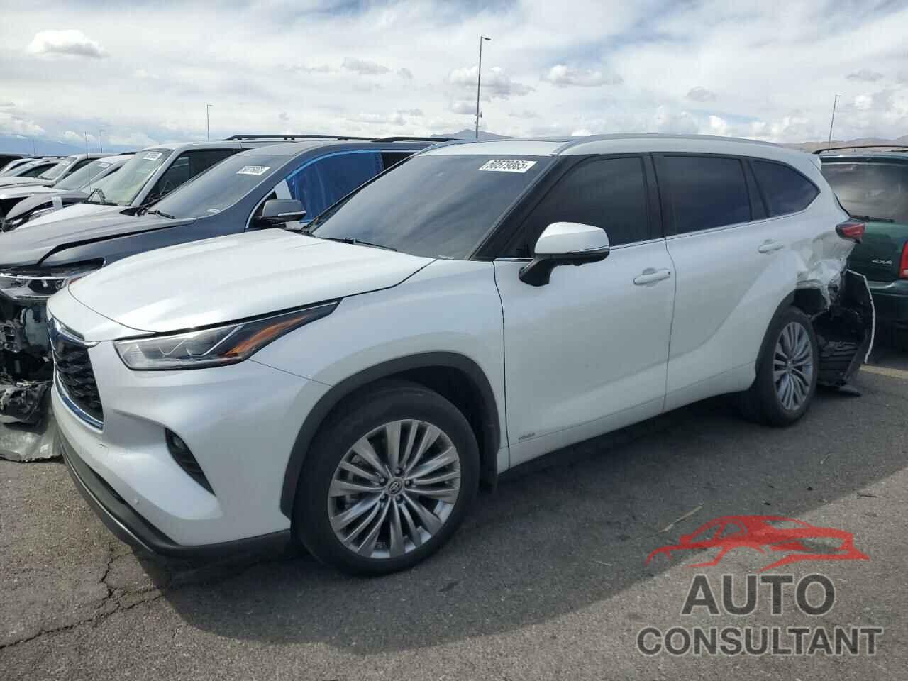 TOYOTA HIGHLANDER 2023 - 5TDEBRCHXPS109465