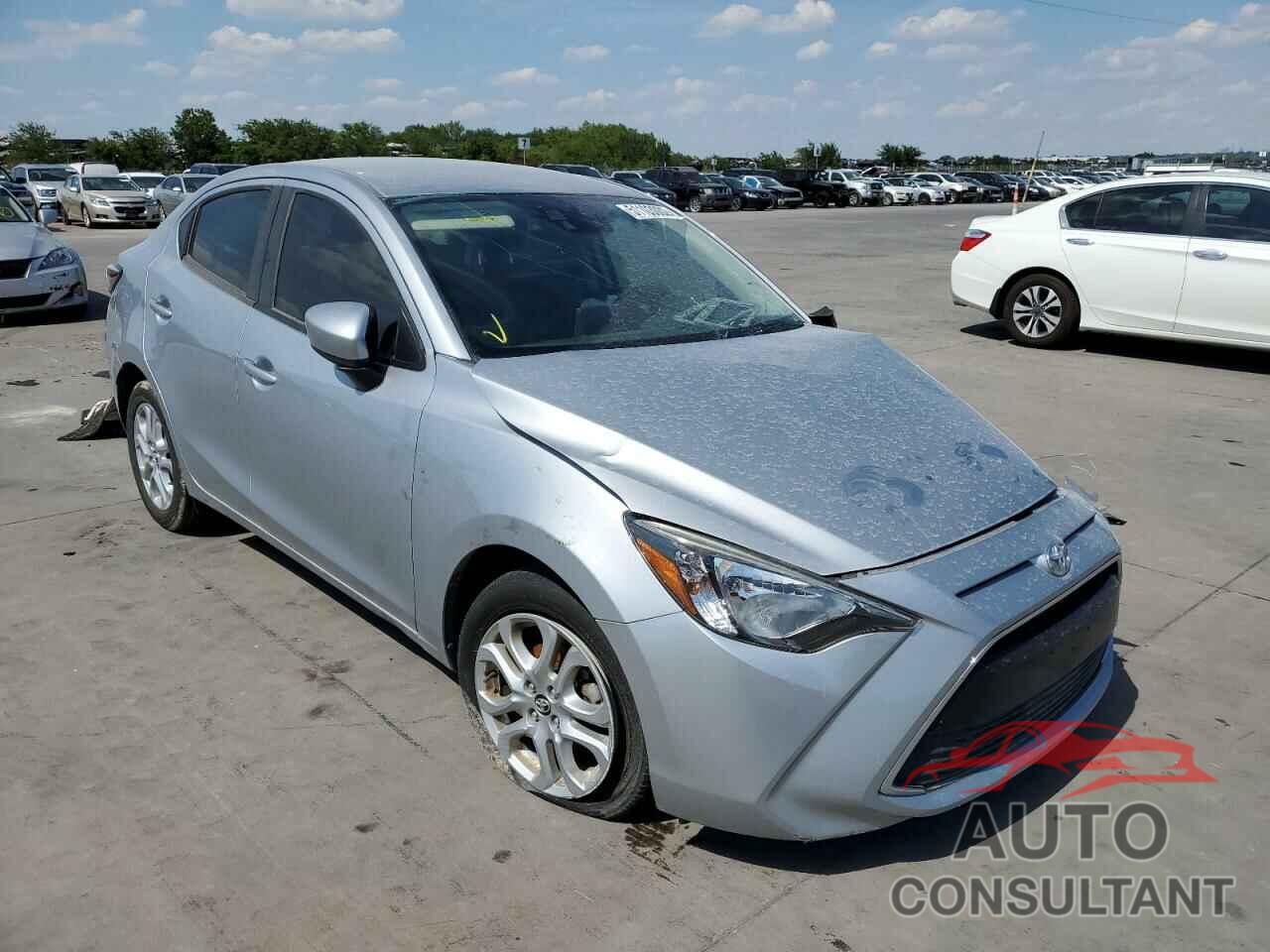 TOYOTA YARIS 2018 - 3MYDLBYV0JY311747