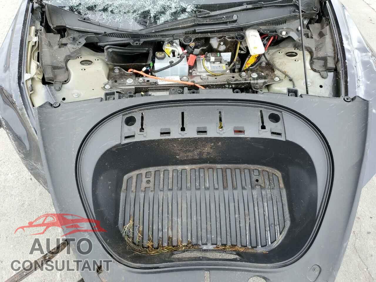 TESLA MODEL 3 2024 - 5YJ3E1EA3RF798529