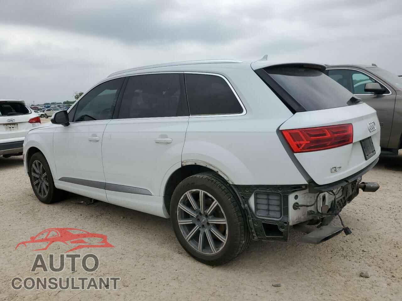AUDI Q7 2018 - WA1LHAF73JD014107