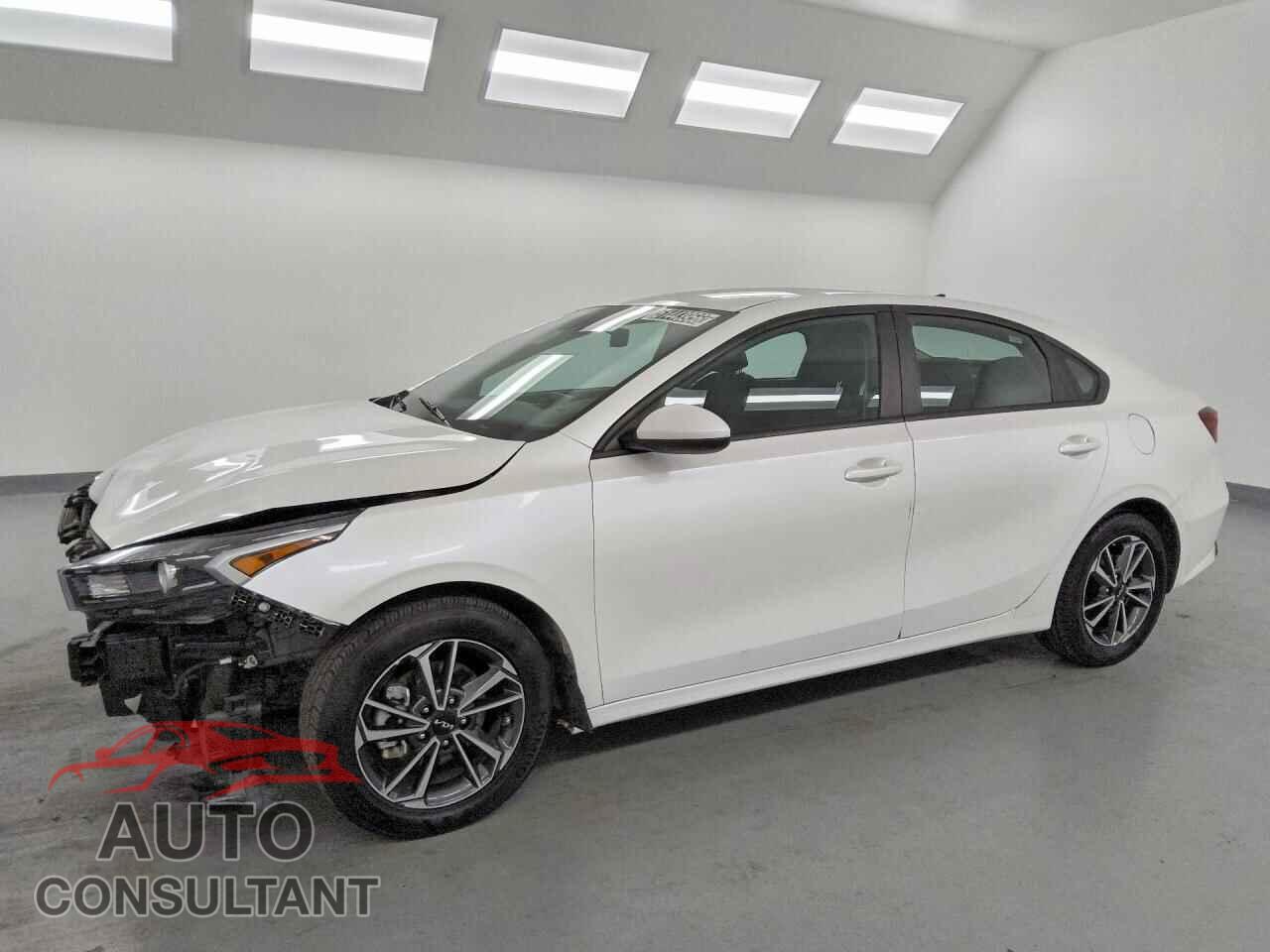 KIA FORTE 2023 - 3KPF24AD1PE650096