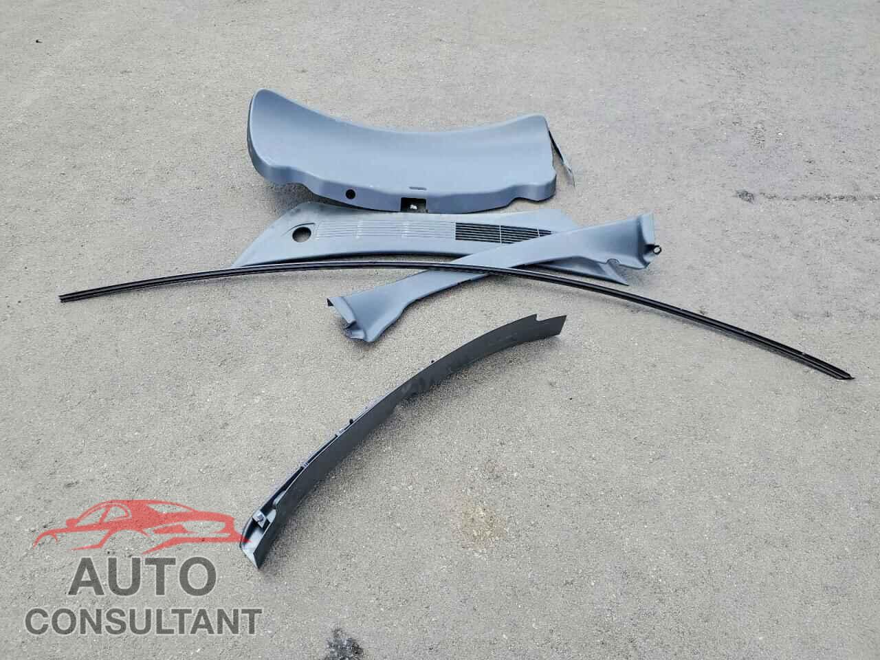 TESLA MODEL 3 2022 - 5YJ3E1EB0NF181575