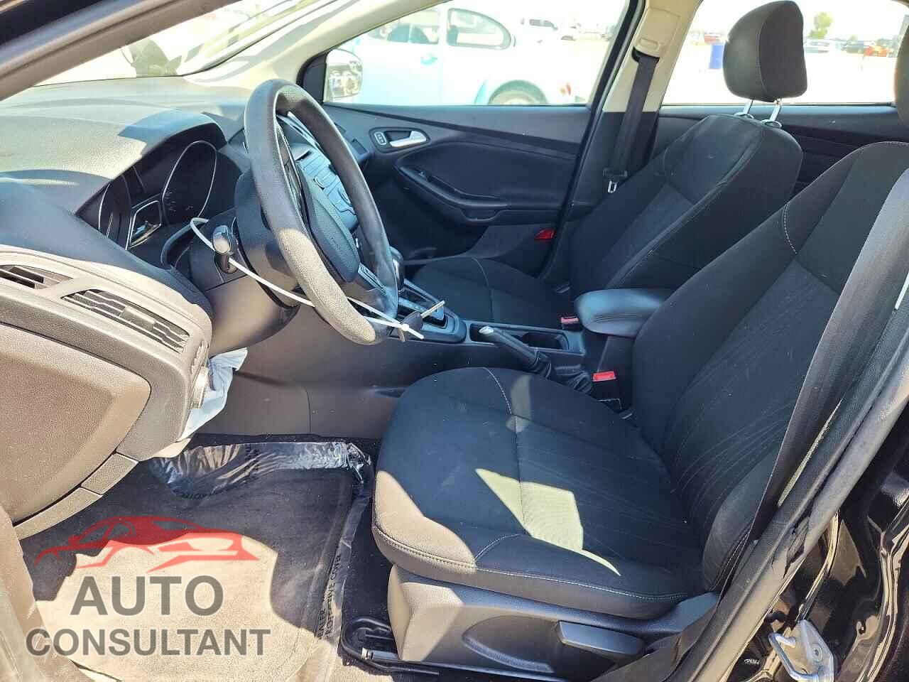 FORD FOCUS 2017 - 1FADP3K22HL246786