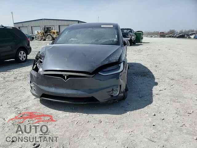 TESLA MODEL X 2018 - 5YJXCBE42JF081101
