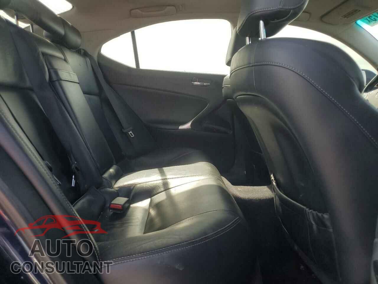 LEXUS IS 2011 - JTHCF5C25B5044912