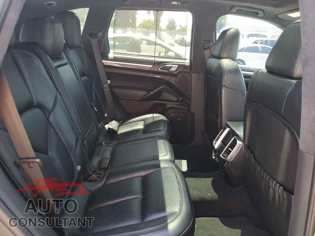 PORSCHE CAYENNE 2016 - WP1AD2A27GLA73457
