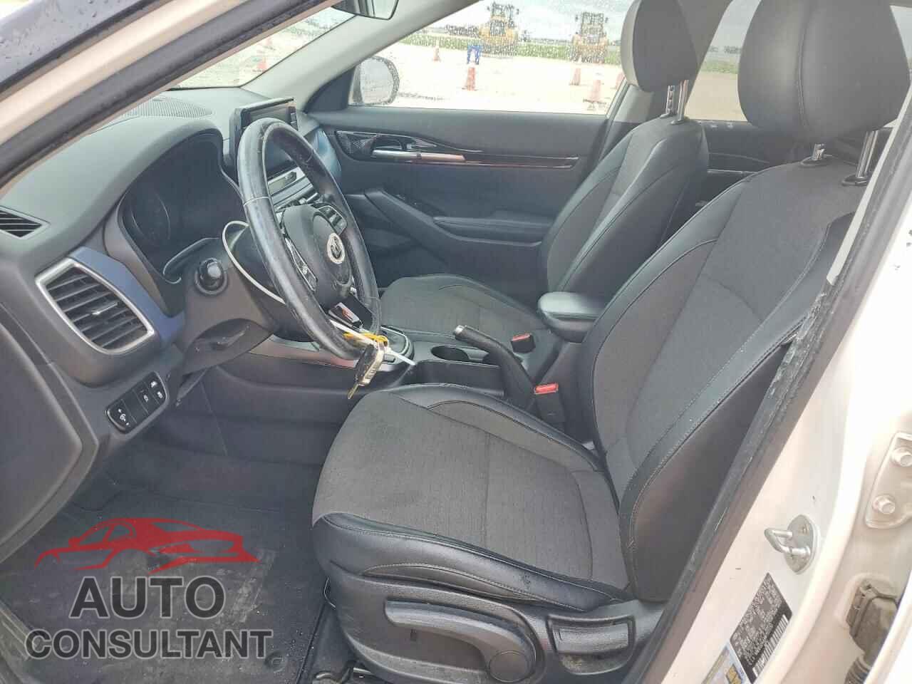 KIA SELTOS 2021 - KNDEU2AA8M7115150