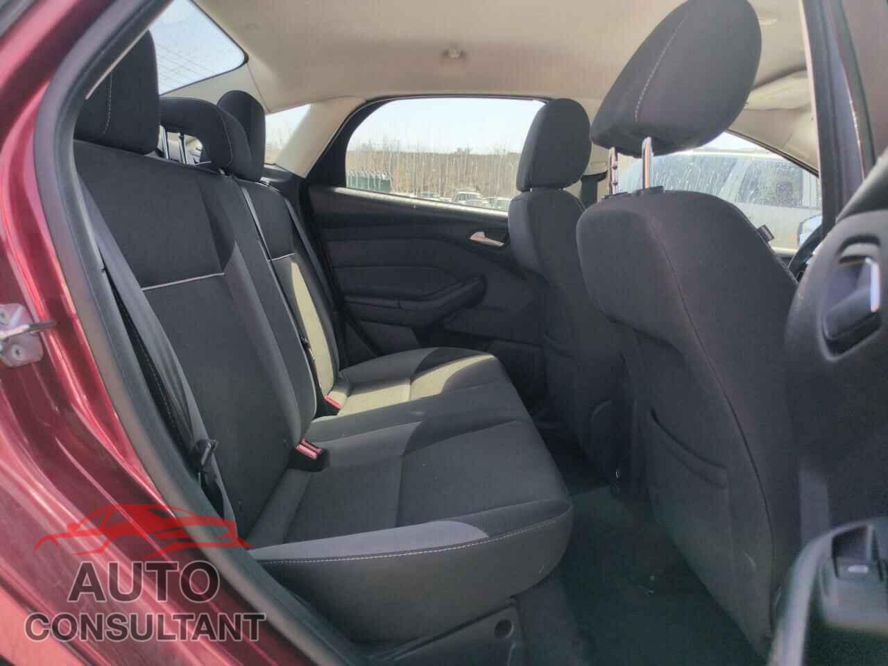 FORD FOCUS 2013 - 1FADP3F25DL104923