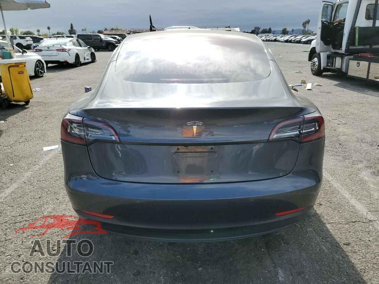 TESLA MODEL 3 2018 - 5YJ3E1EA9JF012110