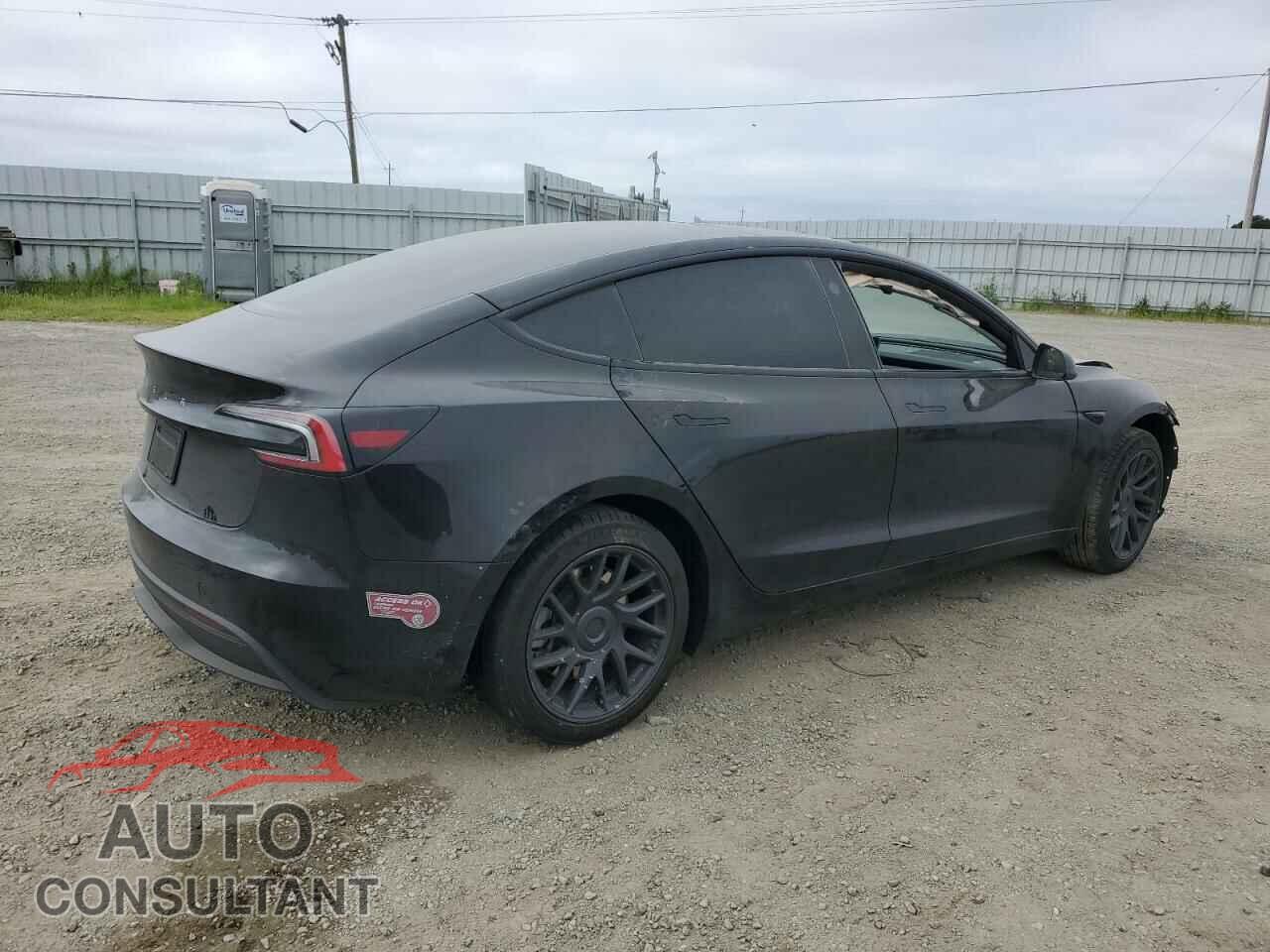 TESLA MODEL 3 2024 - 5YJ3E1EA8RF828432