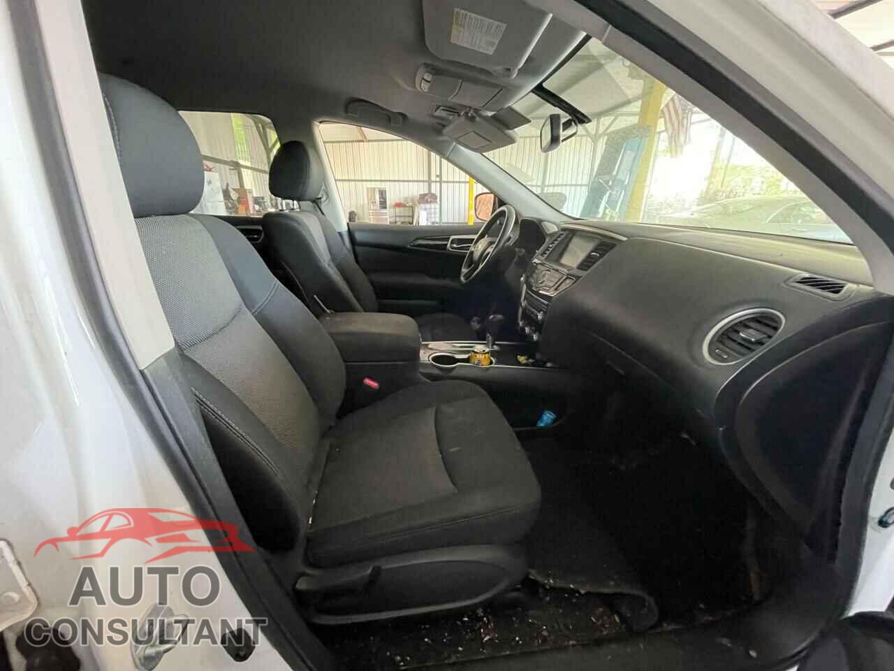 NISSAN PATHFINDER 2017 - 5N1DR2MN8HC653495