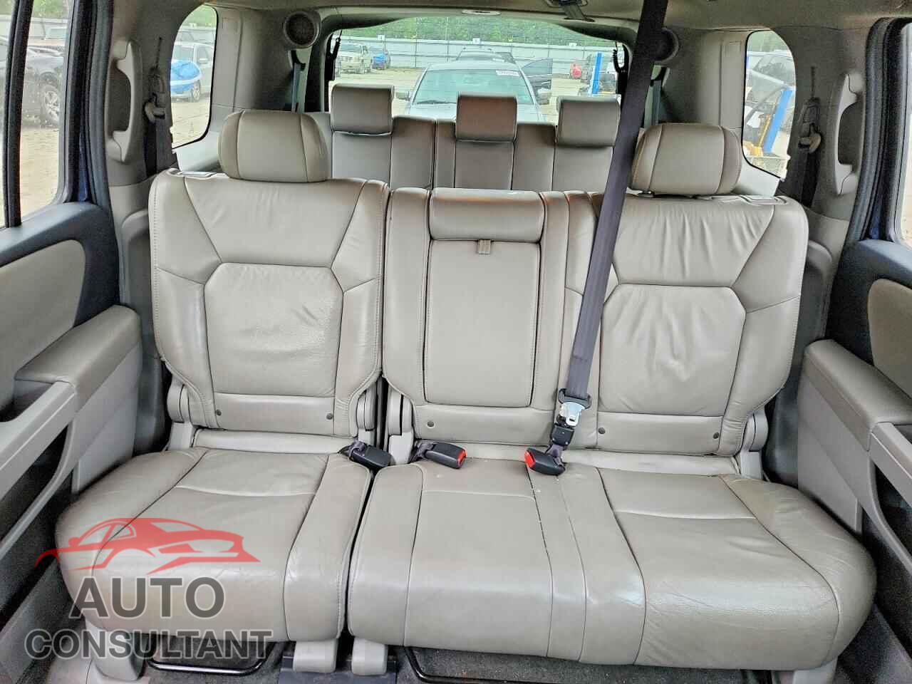 HONDA PILOT 2011 - 5FNYF4H6XBB106591
