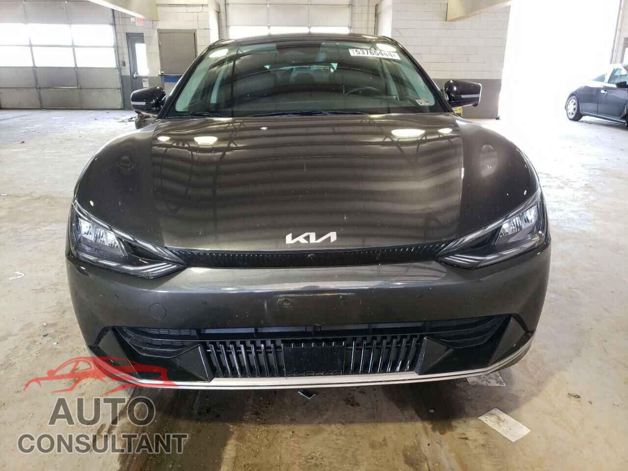 KIA EV6 LIGHT 2022 - KNDC3DLC1N5075821