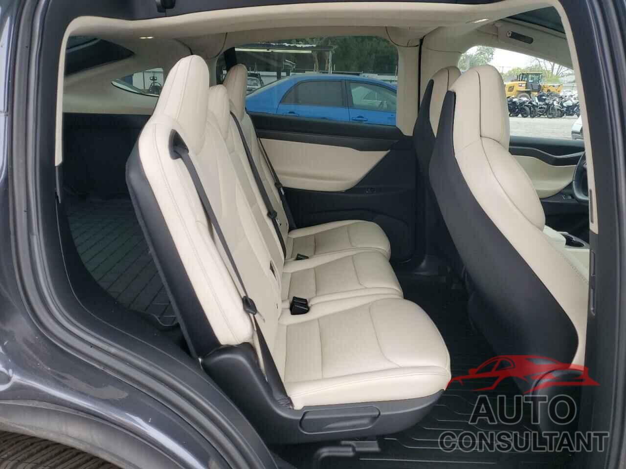 TESLA MODEL X 2018 - 5YJXCDE2XJF135657