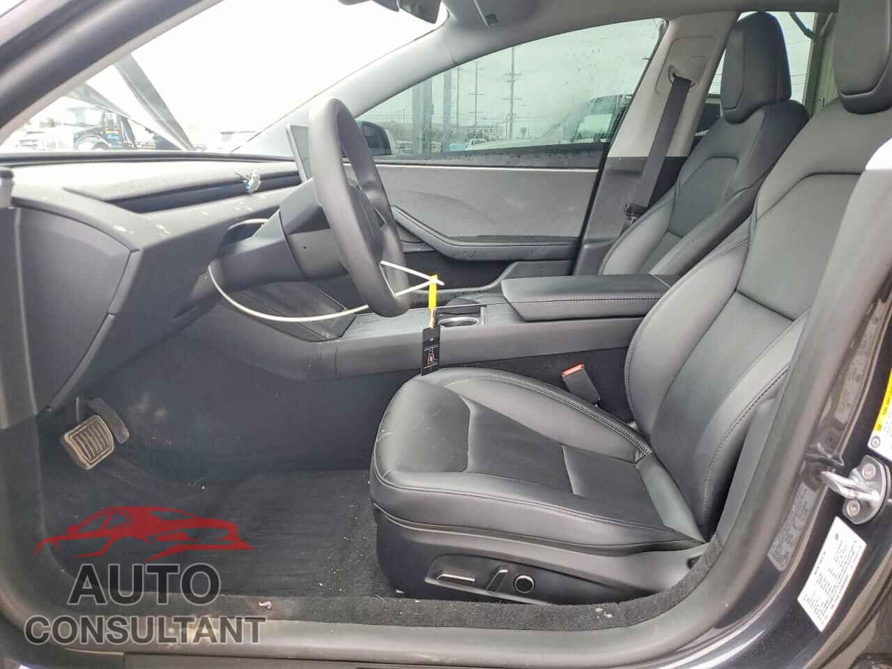 TESLA MODEL 3 2025 - 5YJ3E1EA5SF044800