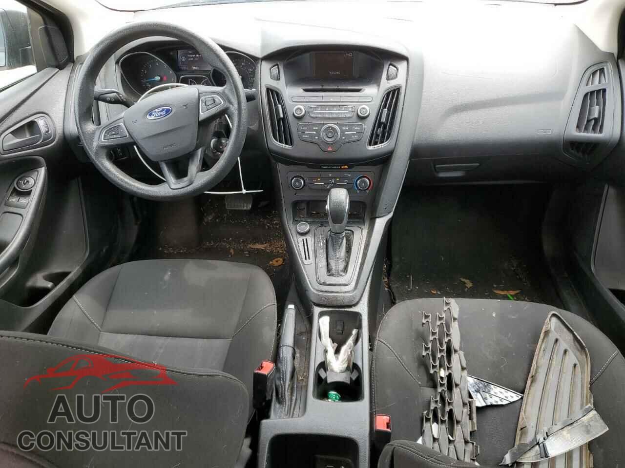 FORD FOCUS 2017 - 1FADP3E23HL312127