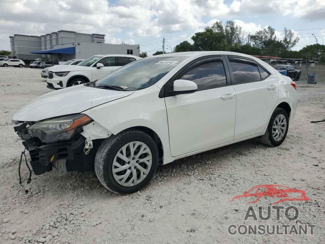 TOYOTA COROLLA 2018 - 5YFBURHE9JP741952