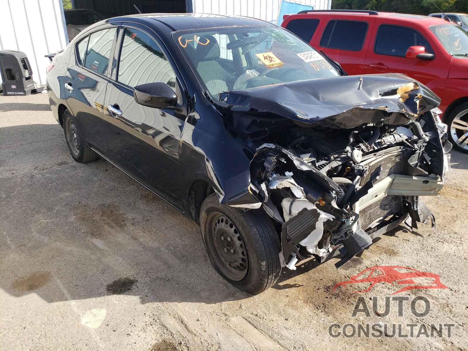 NISSAN VERSA 2018 - 3N1CN7AP0JL811288