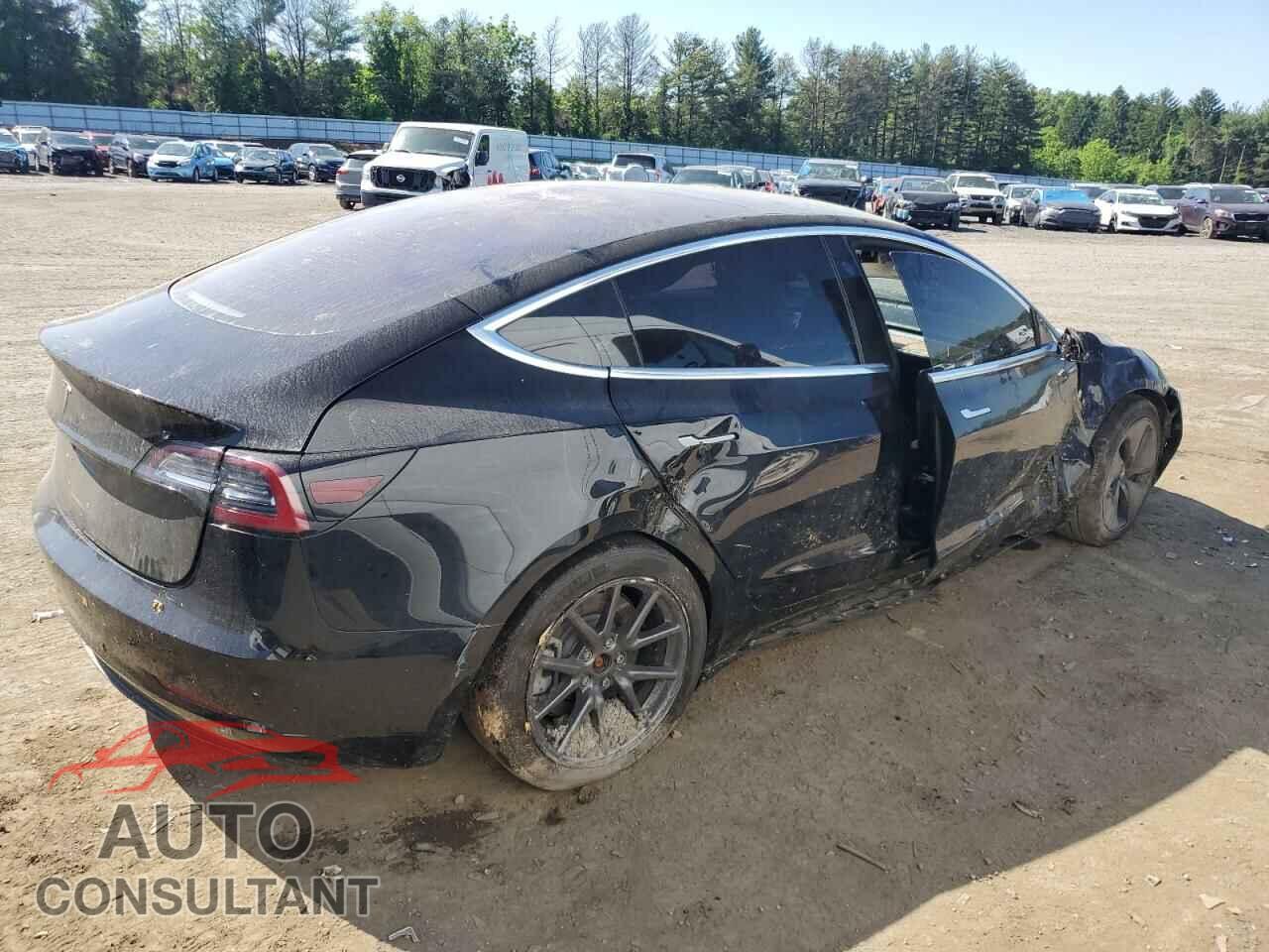 TESLA MODEL 3 2018 - 5YJ3E1EA5JF152395