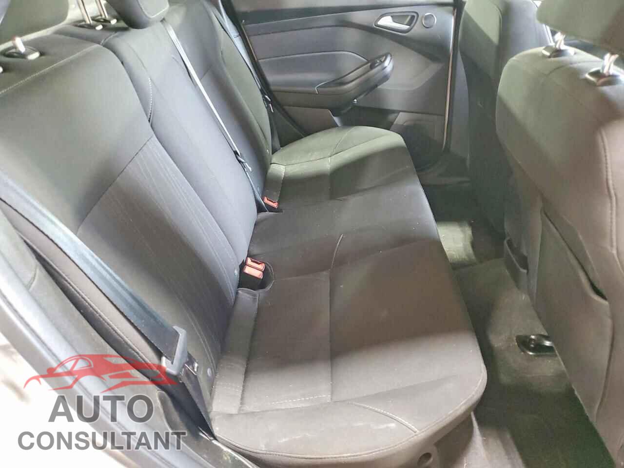 FORD FOCUS 2017 - 1FADP3H23HL237974