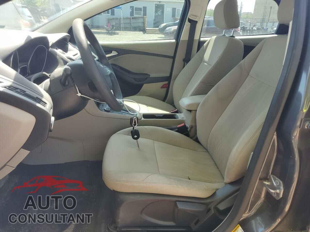 FORD FOCUS 2017 - 1FADP3F24HL317545