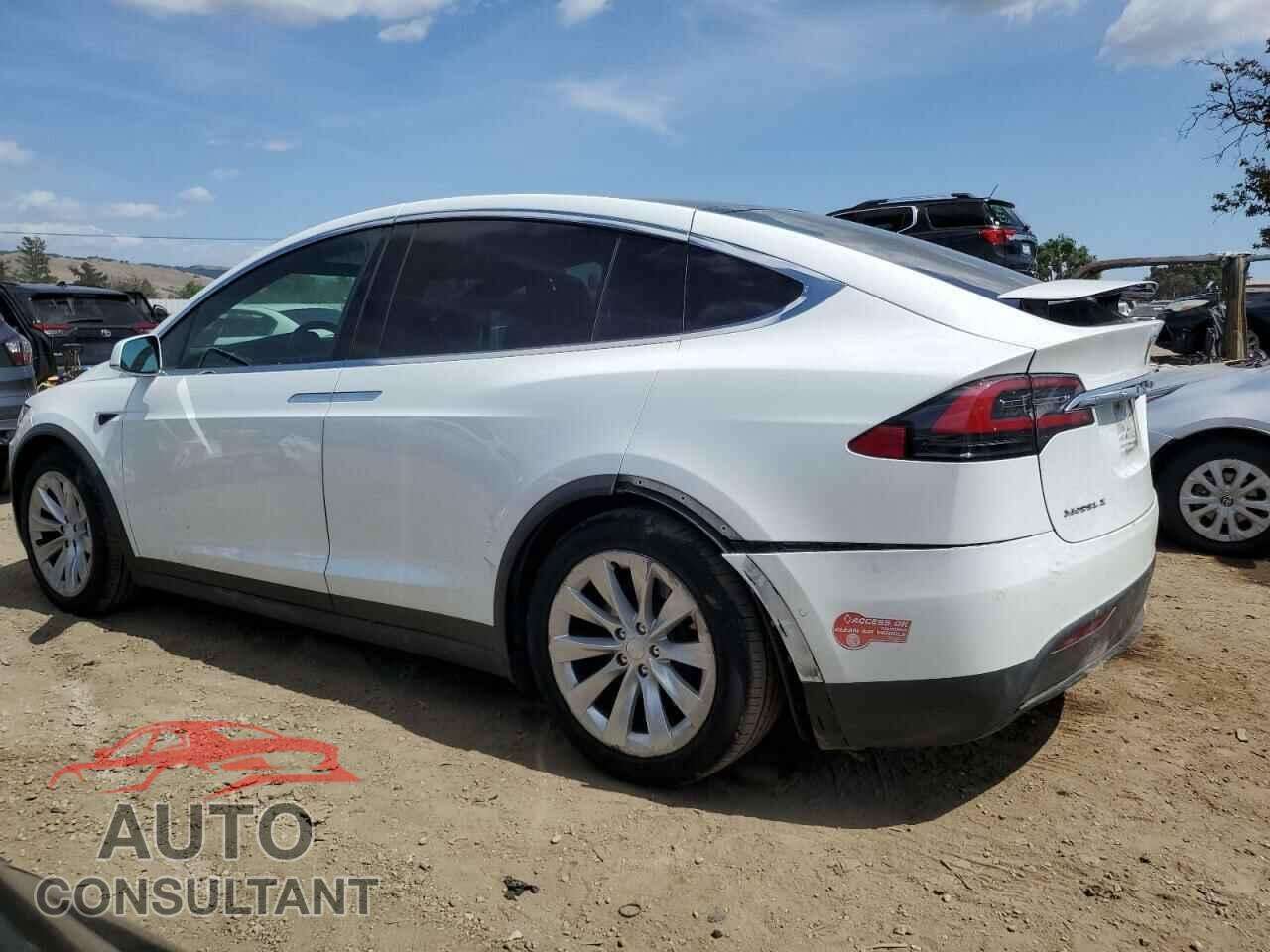TESLA MODEL X 2017 - 5YJXCAE20HF044180