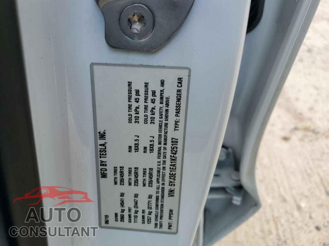 TESLA MODEL 3 2019 - 5YJ3E1EA1KF425107