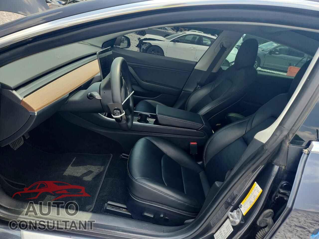 TESLA MODEL 3 2019 - 5YJ3E1EB9KF520779